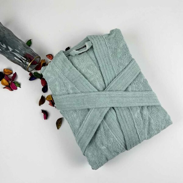 Jacquard flowery bathrobe