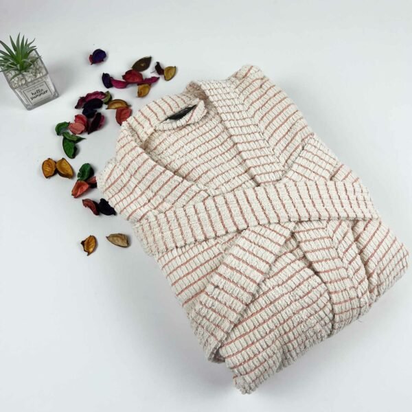 Jacquard flowery bathrobe